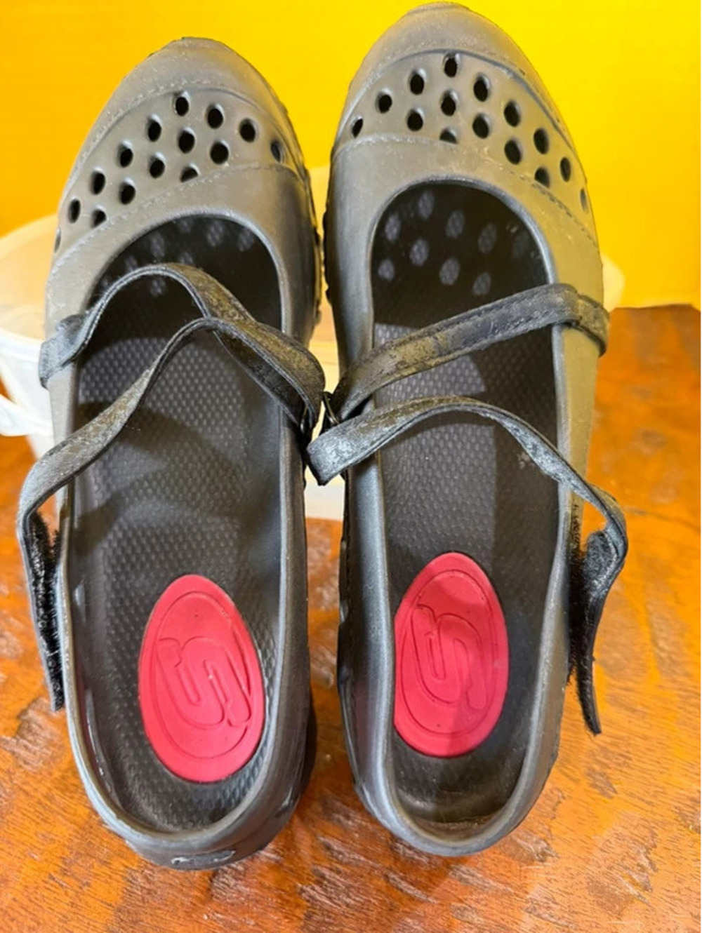Skechers Cali Gear Cross Strap Mary Jane Water Shoes sz 7